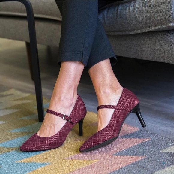 Betabrand Shoes - NEW WITHOUT BOX BETABRAND Silver Garnet Mile Marker Mary Janes - Size 5